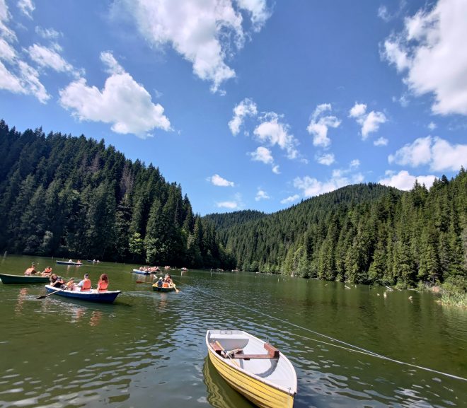 La “Lacu Roșu”. Care e verde